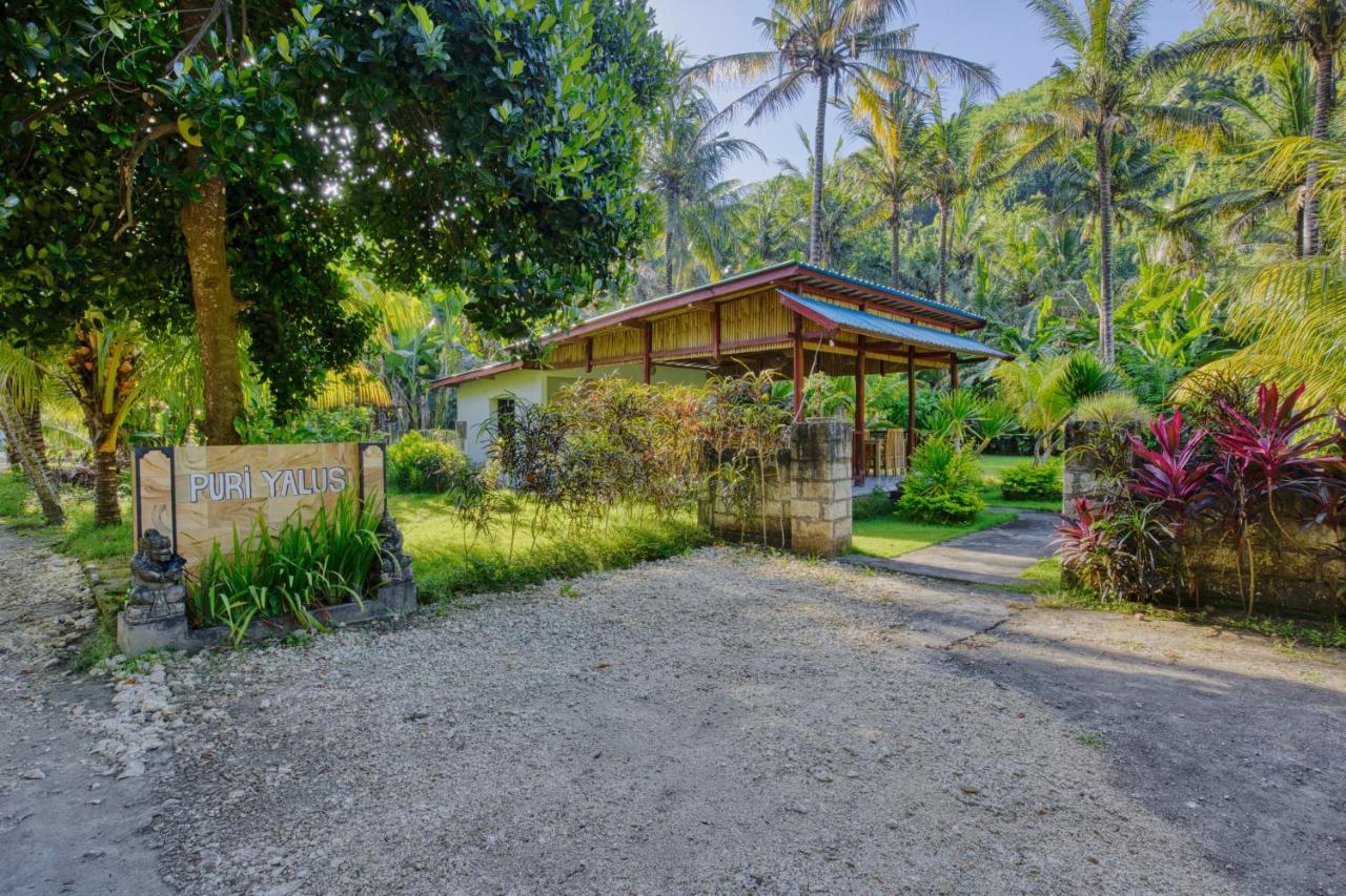 Puri Yalus Bungalow Apartment Toyapakeh Bagian luar foto